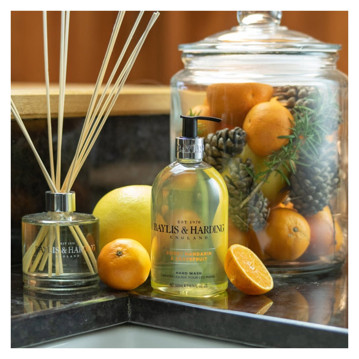 Baylis & Harding Sweet Mandarin and Grapefruit hand wash 500ml, view 2