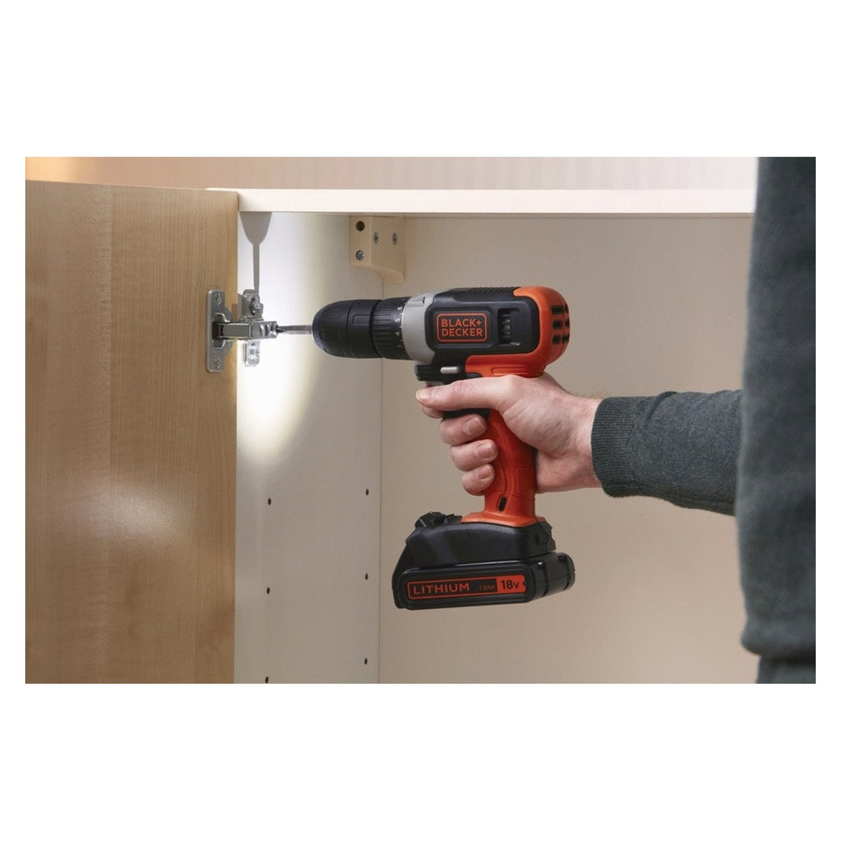 Black+Decker 18V cordless drill driver, view 3