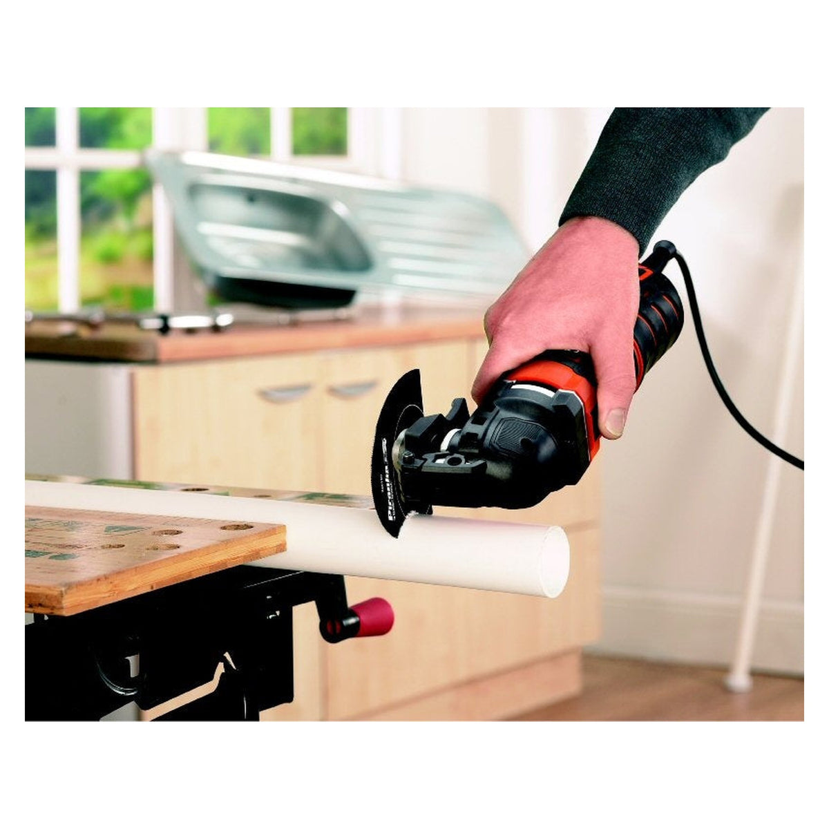 Black & Decker 300W oscillating multi tool with kitbox, view 5