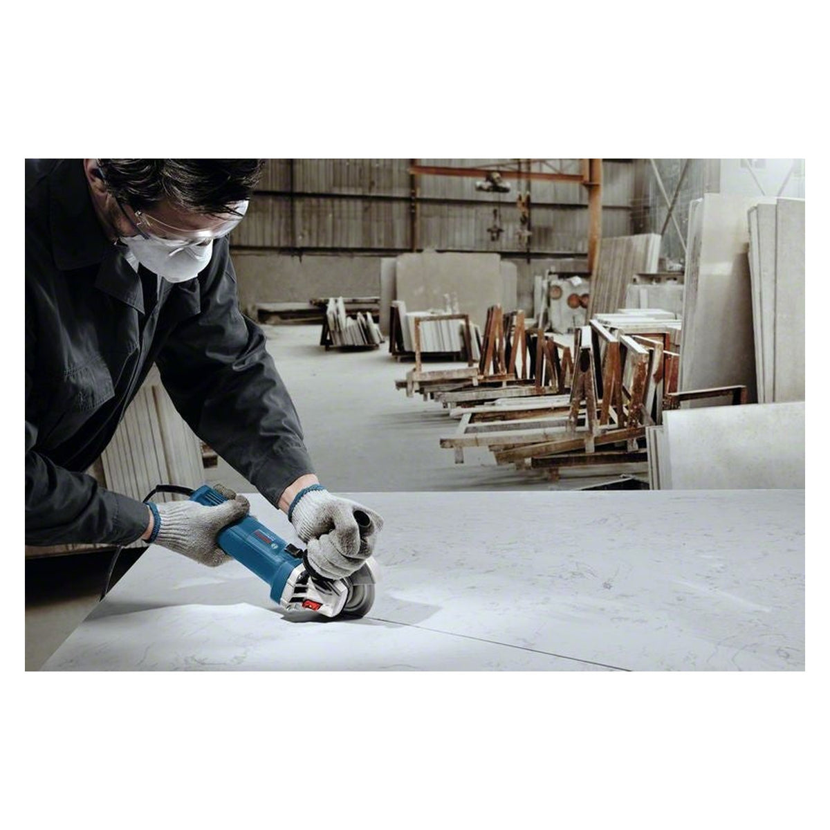 Bosch 750W 115mm angle grinder, view 5