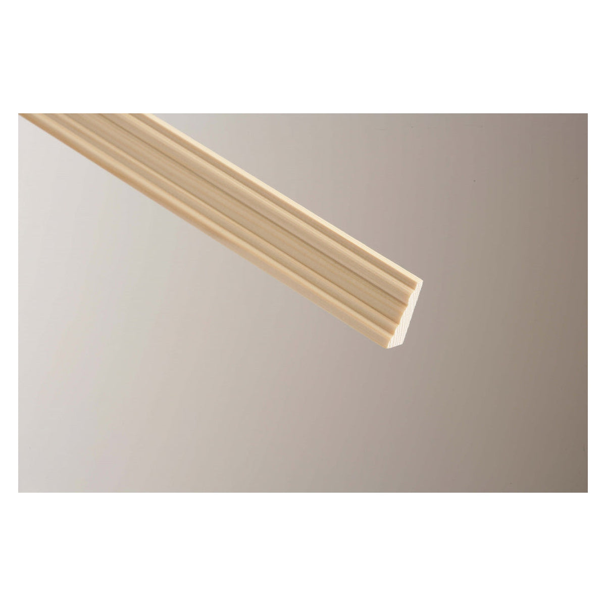 Cheshire Mouldings pine barrel mid moulding, 34 x 12mm x 2.4m