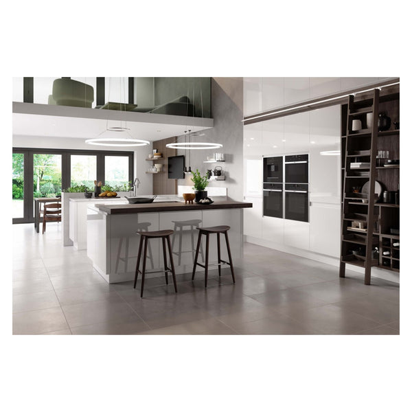 Chippendale In-Line handleless kitchen 11 piece layout example