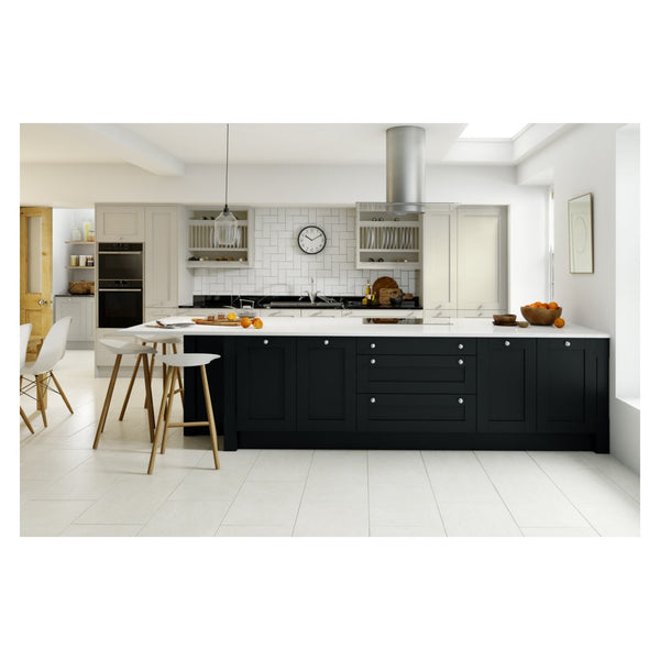 Chippendale painted wood Shaker kitchen 11 piece layout