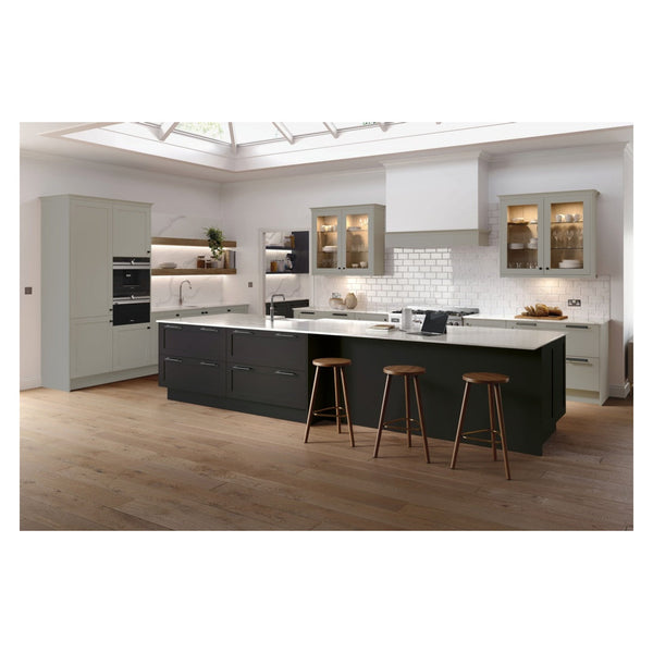 Chippendale Signature painted kitchen, 11 piece layout example