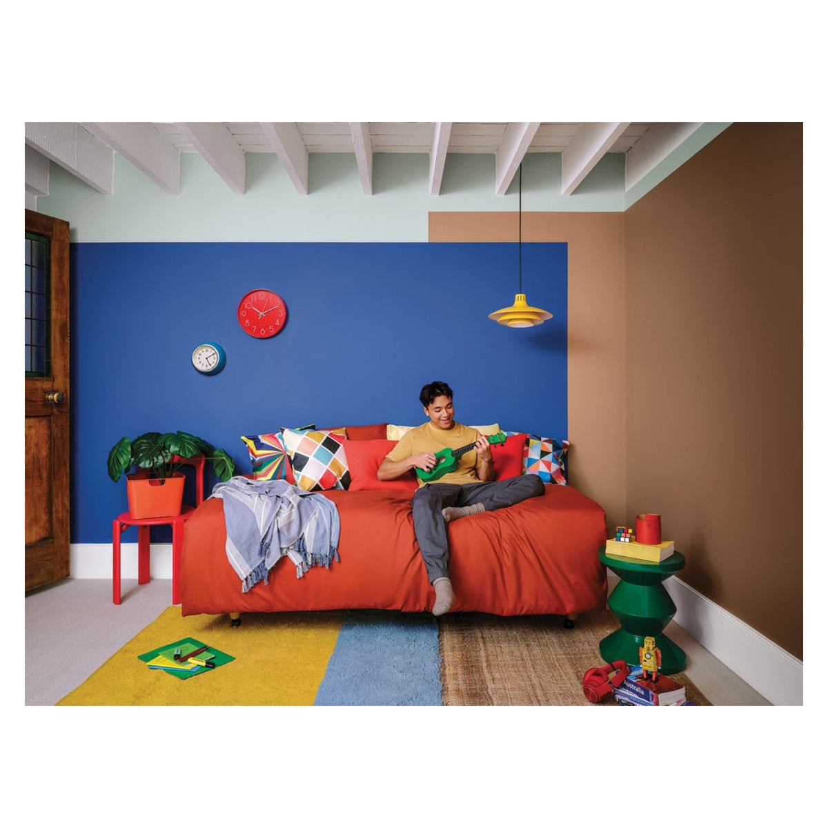 Crown Walls and Ceilings Matt 2.5L tin in Bright Bluejay, view 3