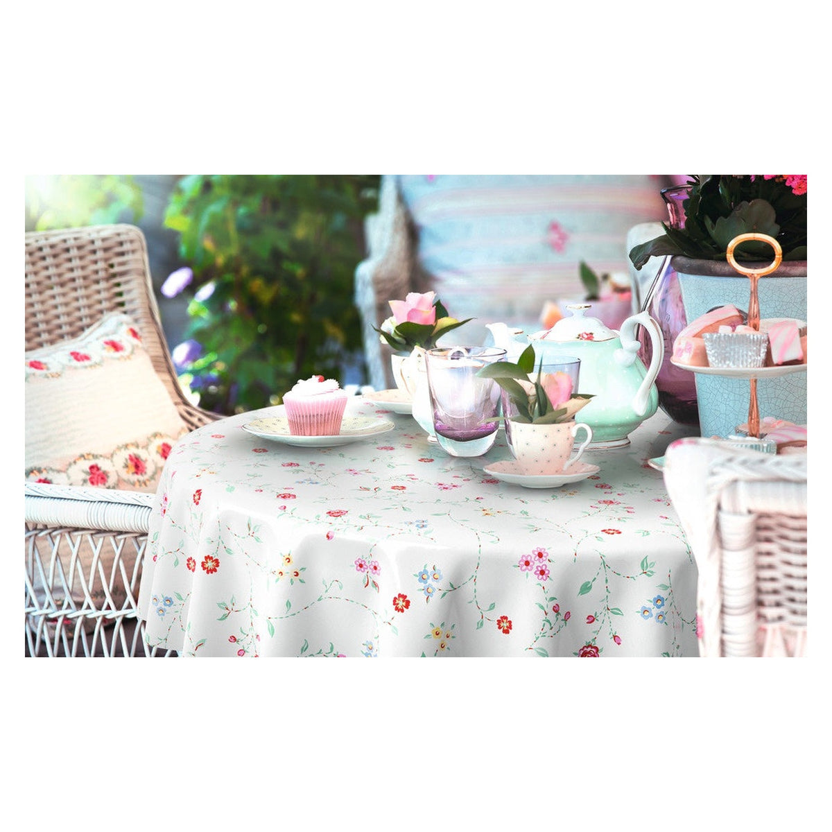 d-c-fix Manhattan tablecloth roll in Bella Creme, view 2