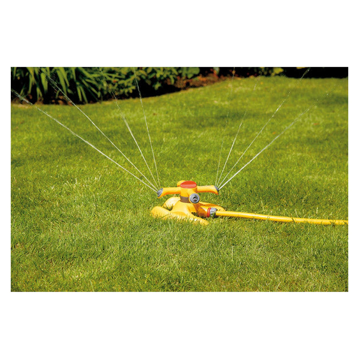 Hozelock Round Sprinkler Plus four arm rotating sprinkler