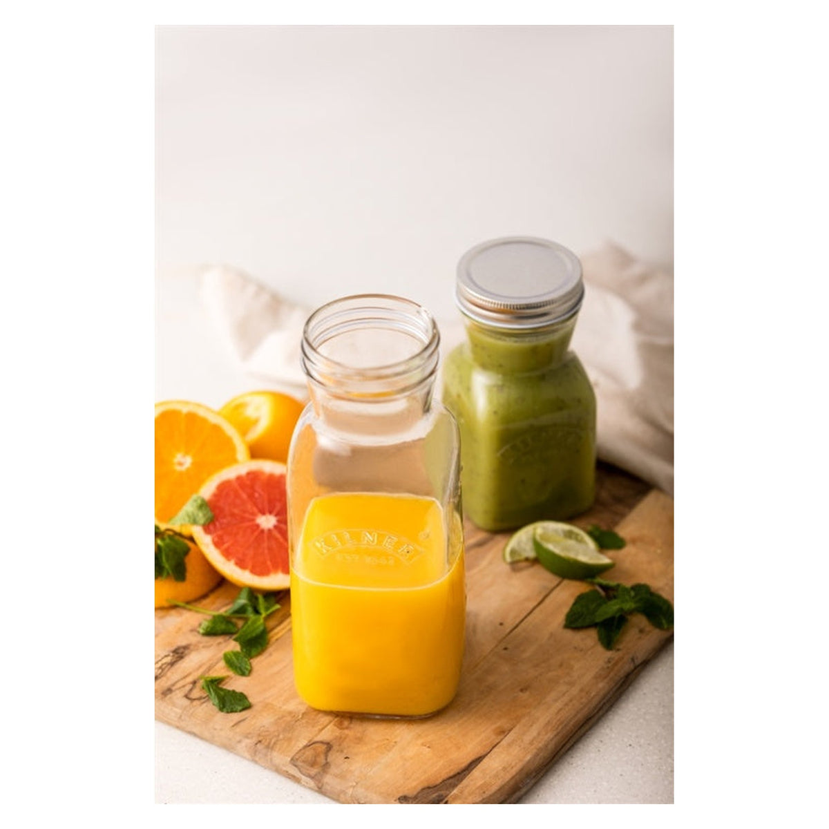 Kilner 1 litre juice and sauce bottle, view 2