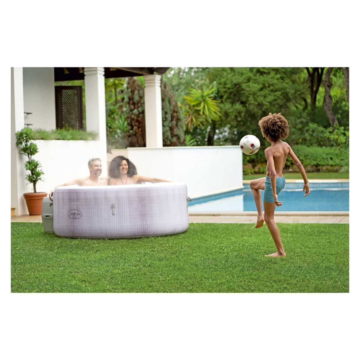 Lay-Z-Spa Cancun AirJet inflatable hot tub, view 3