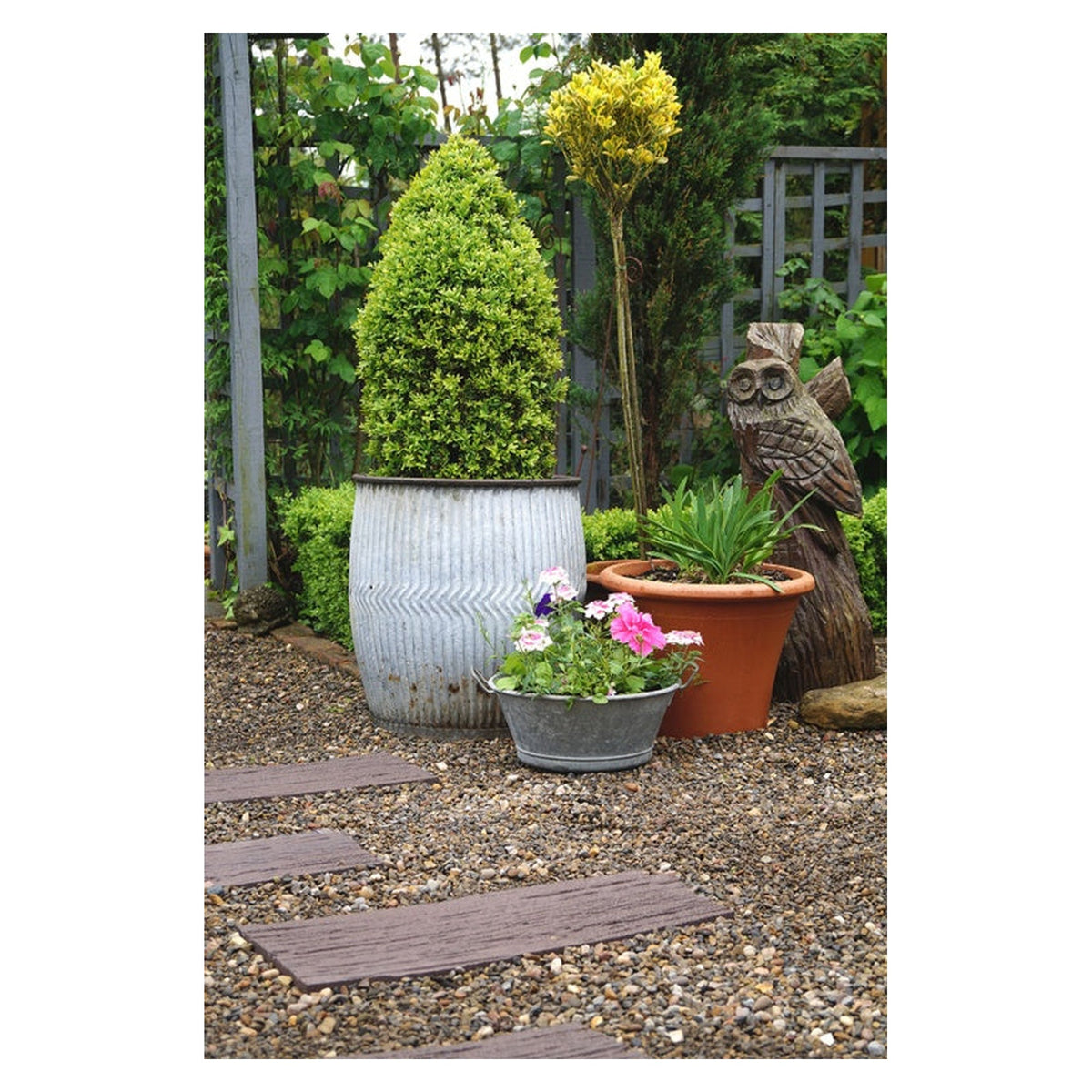 Primeur railroad tie rubber stepping stone in Earth, view 3