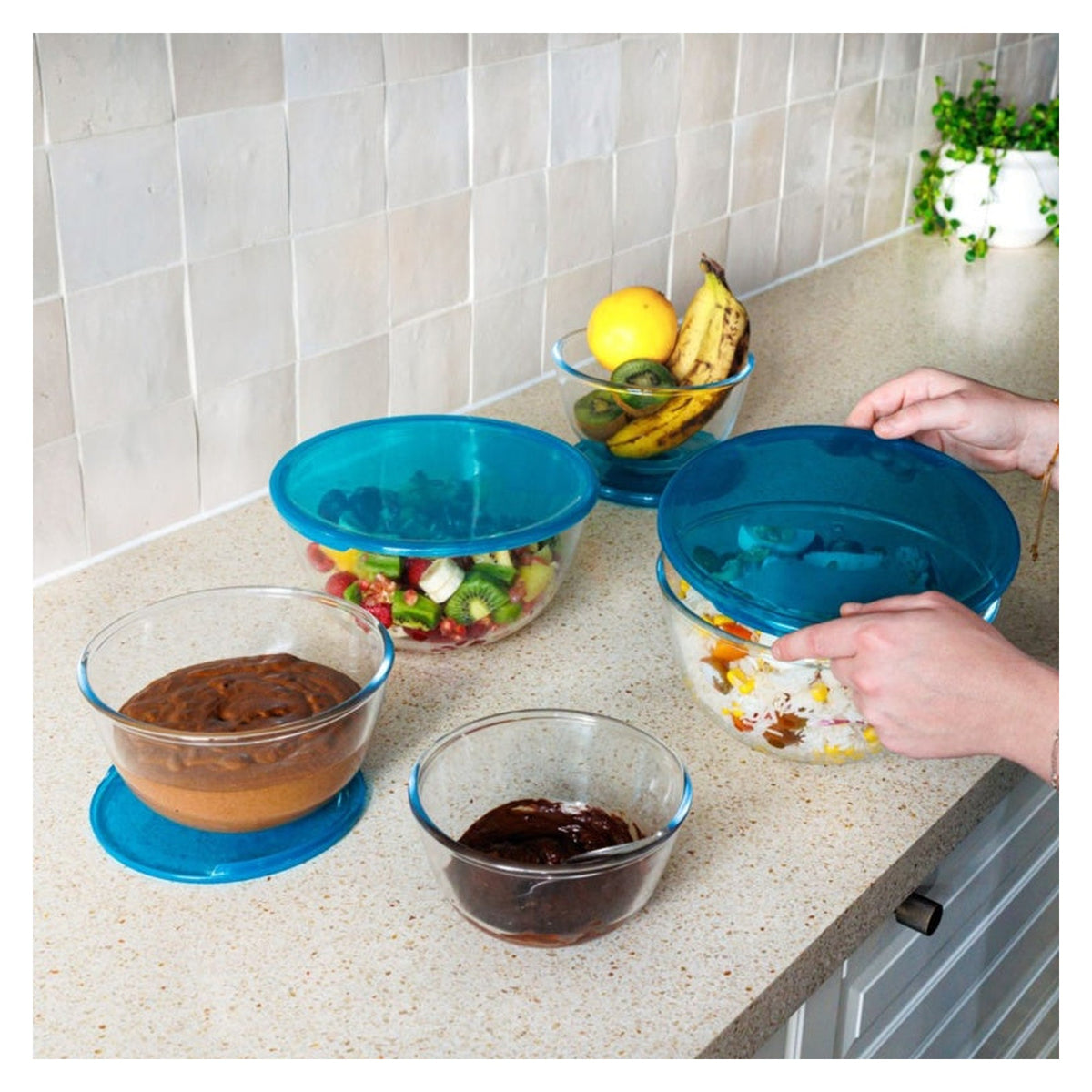 Pyrex Prep and Store 1L glass bowl with lid, view 4