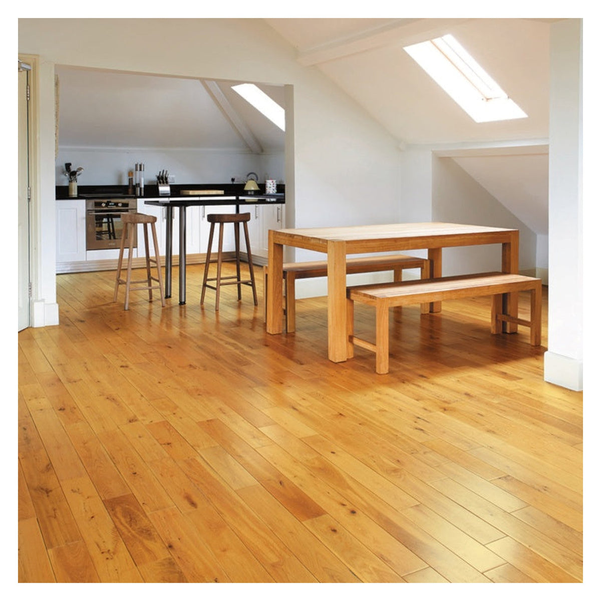Ronseal Diamond Hard Coloured Floor Varnish Medium Oak 2.5L, view 3