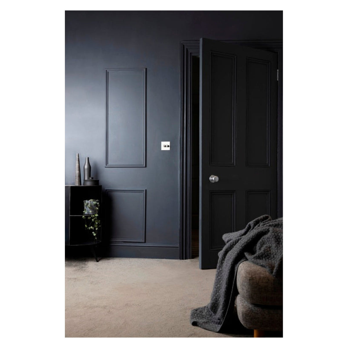 Ronseal One Coat Everywhere Matt Paint 2.5L tin in Charcoal Grey, view 4