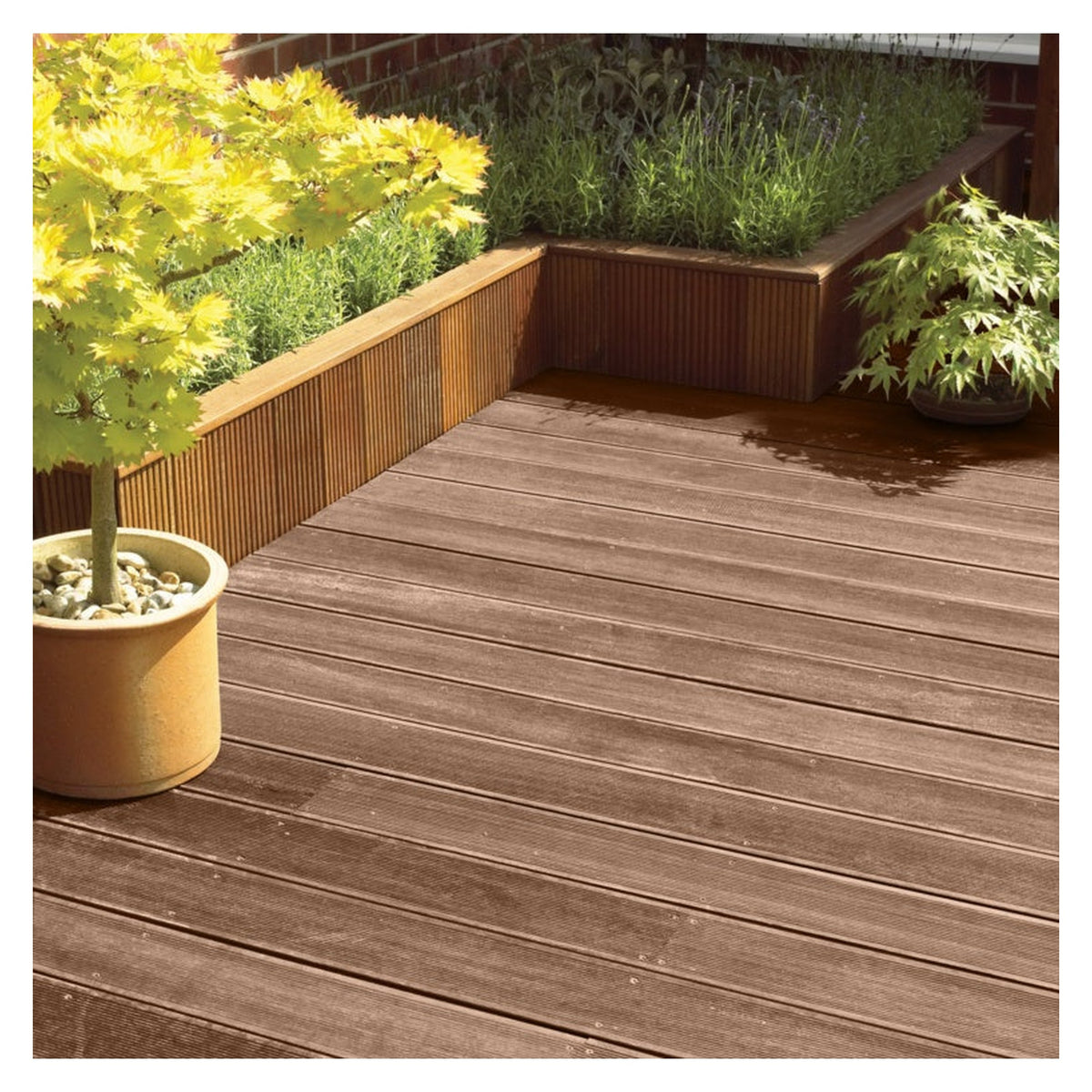 Ronseal Ultimate Protection Decking Oil 2.5L in Natural Cedar, view 3