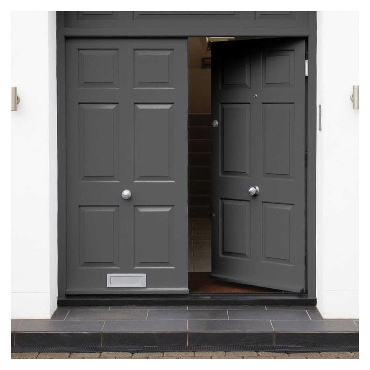 Sandtex 10 Year Exterior Multi Surface Gloss 750ml in Smokey Grey, view 4