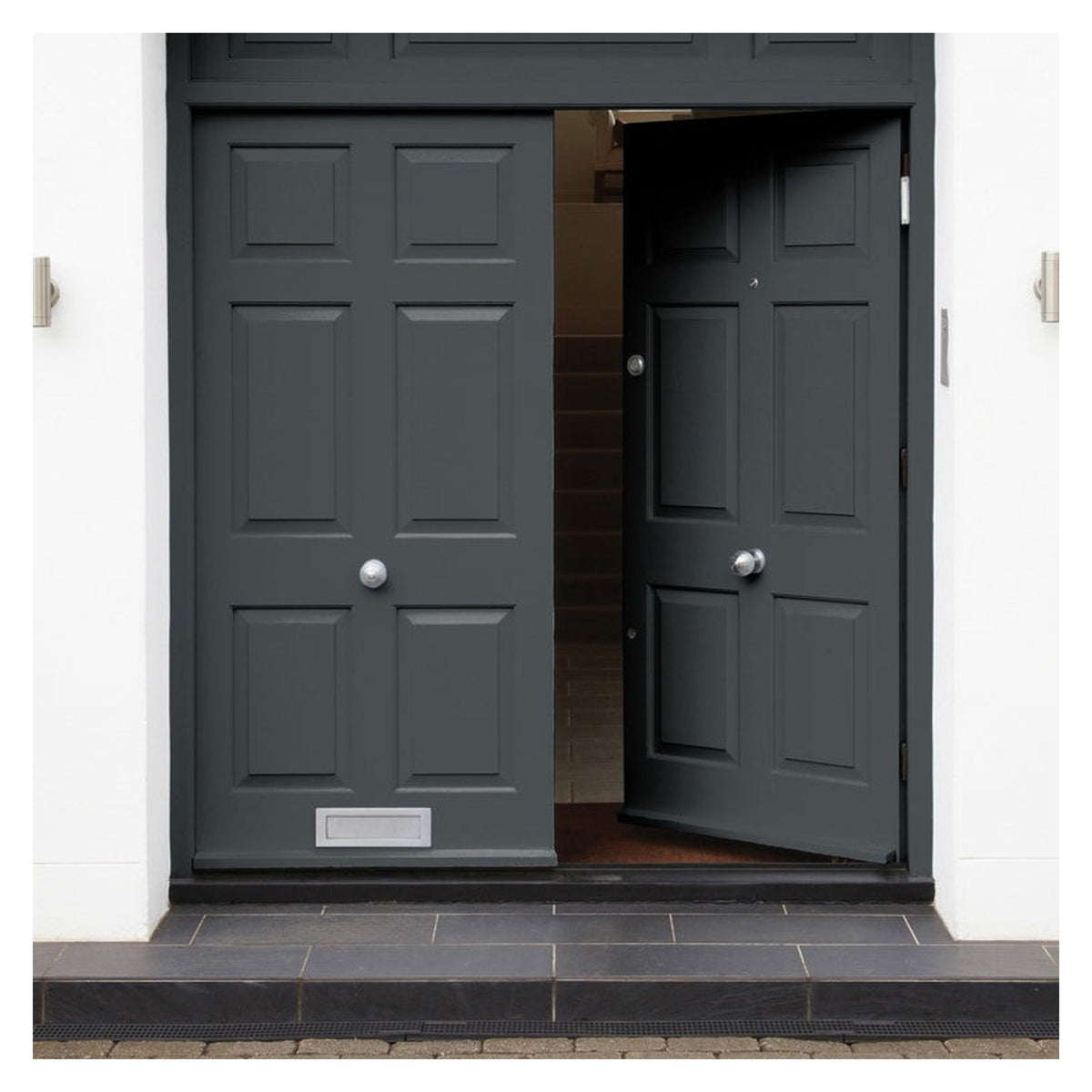 Sandtex 10 Year Exterior Multi Surface Satin Anthracite 750ml tin, view 3