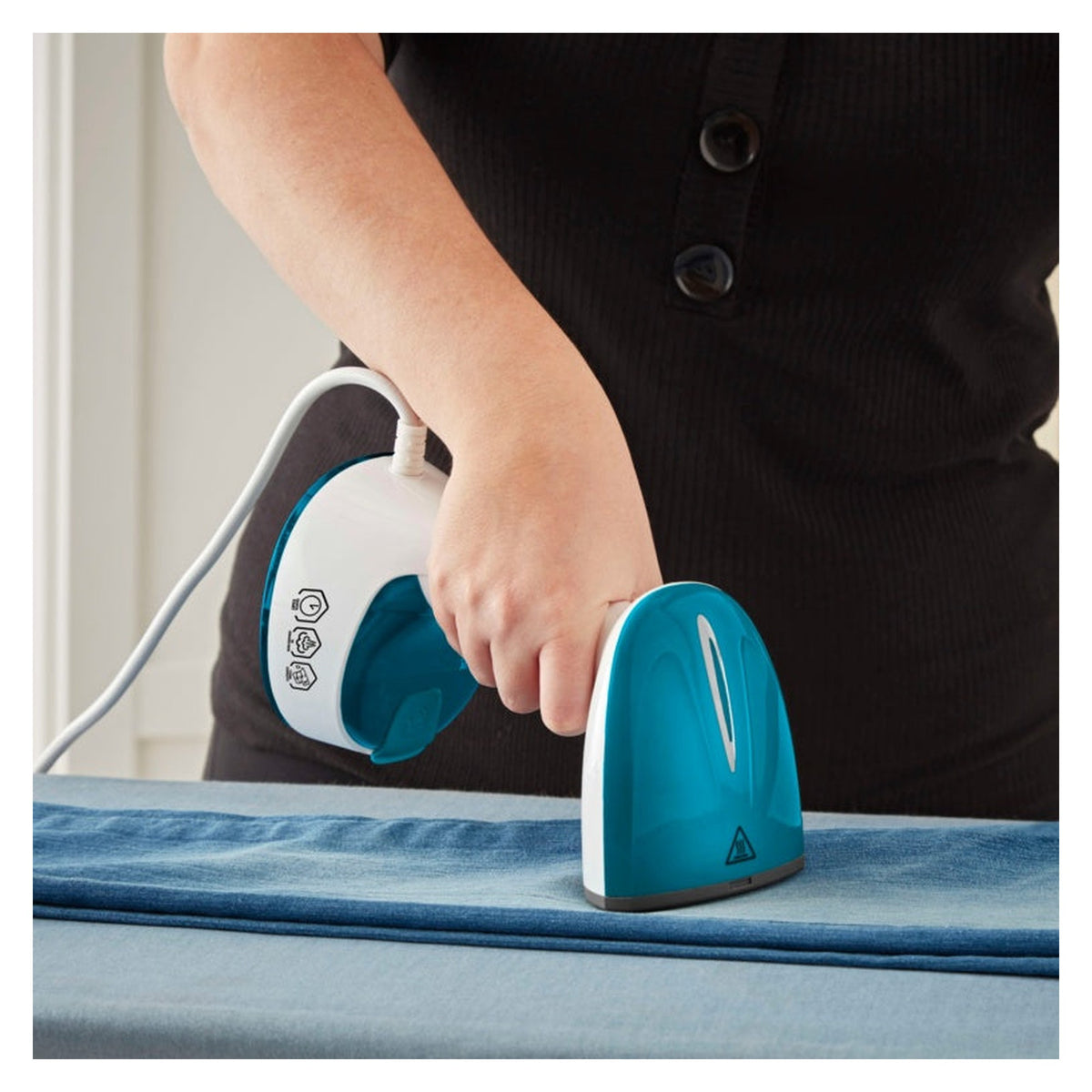 Swan foldable garment steamer in white, view 8