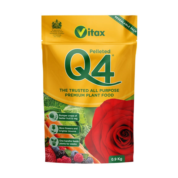 Vitax Q4 pelleted fertiliser 0.9kg pouch