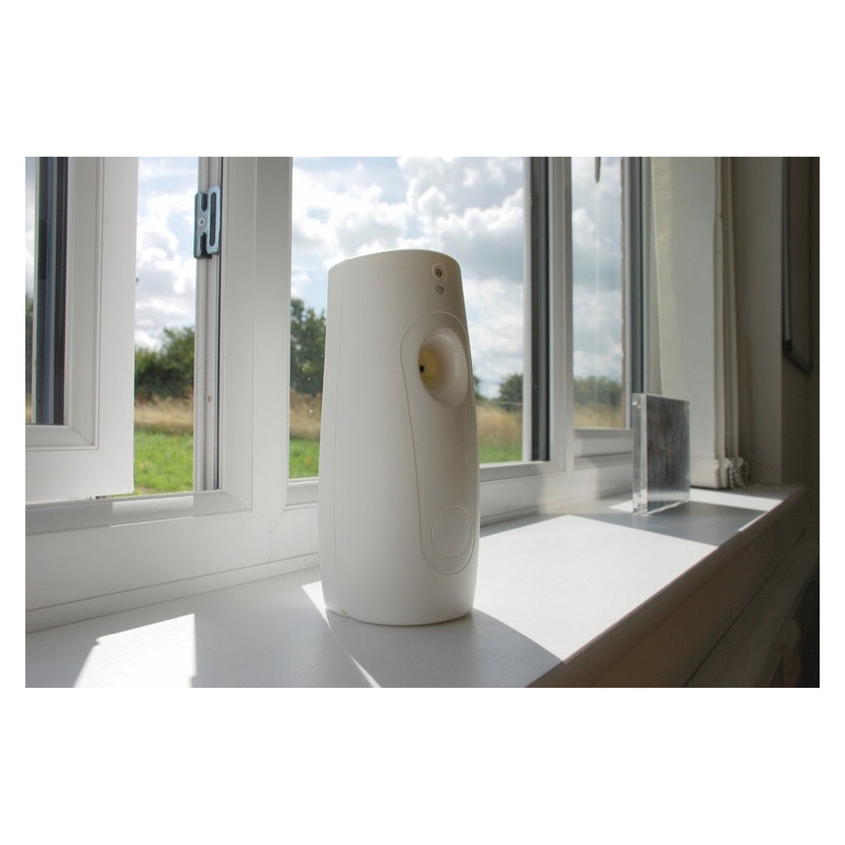 Zero In Natural Insect Killer automatic dispenser with refill can, view 2