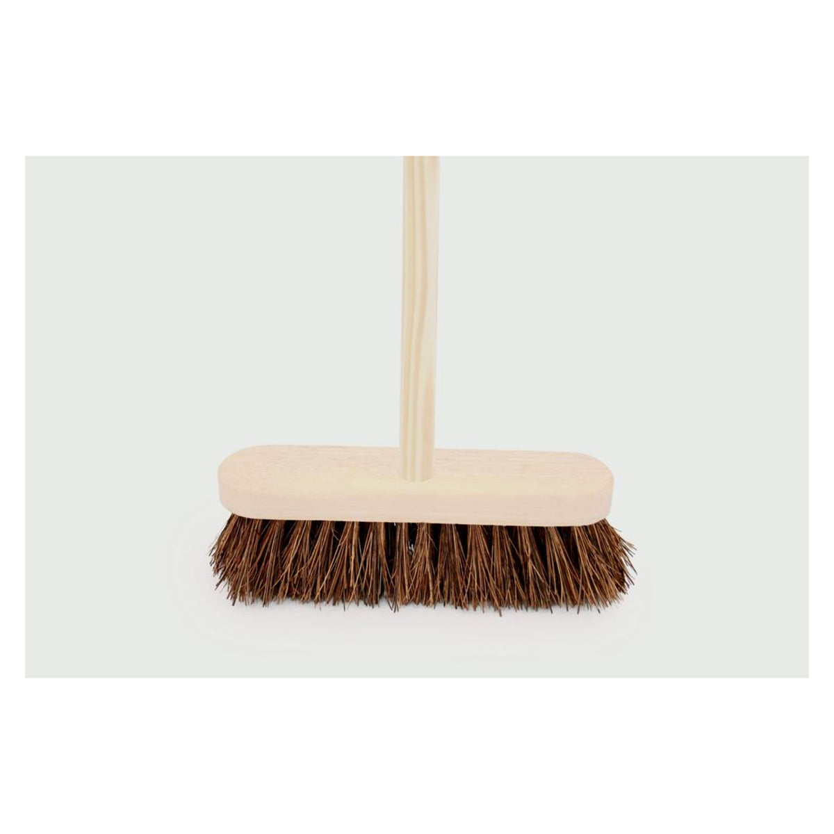 Bentley bassine broom with 9.5 inch head and wood handle