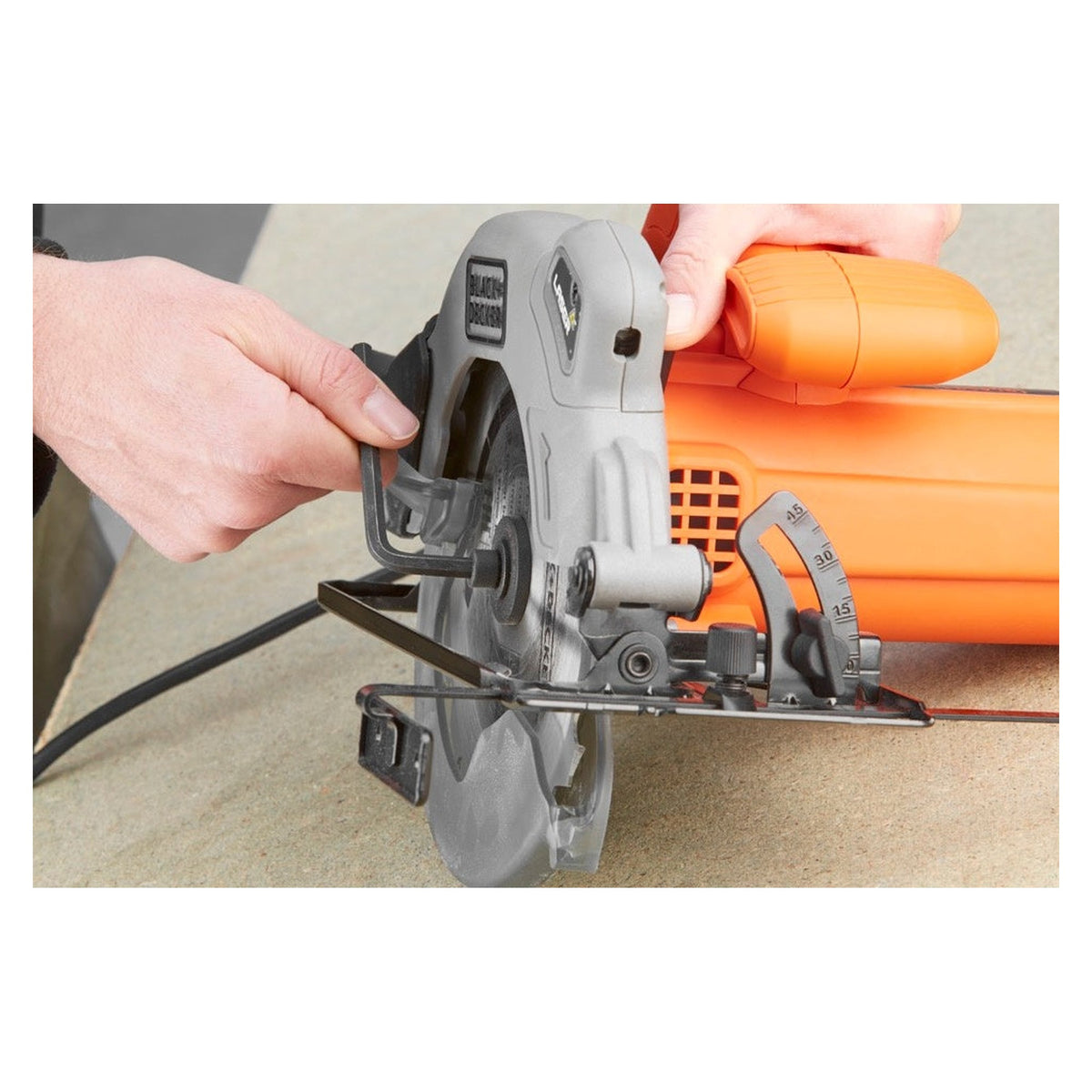 Black & Decker 1250W 66mm circular saw, view 4