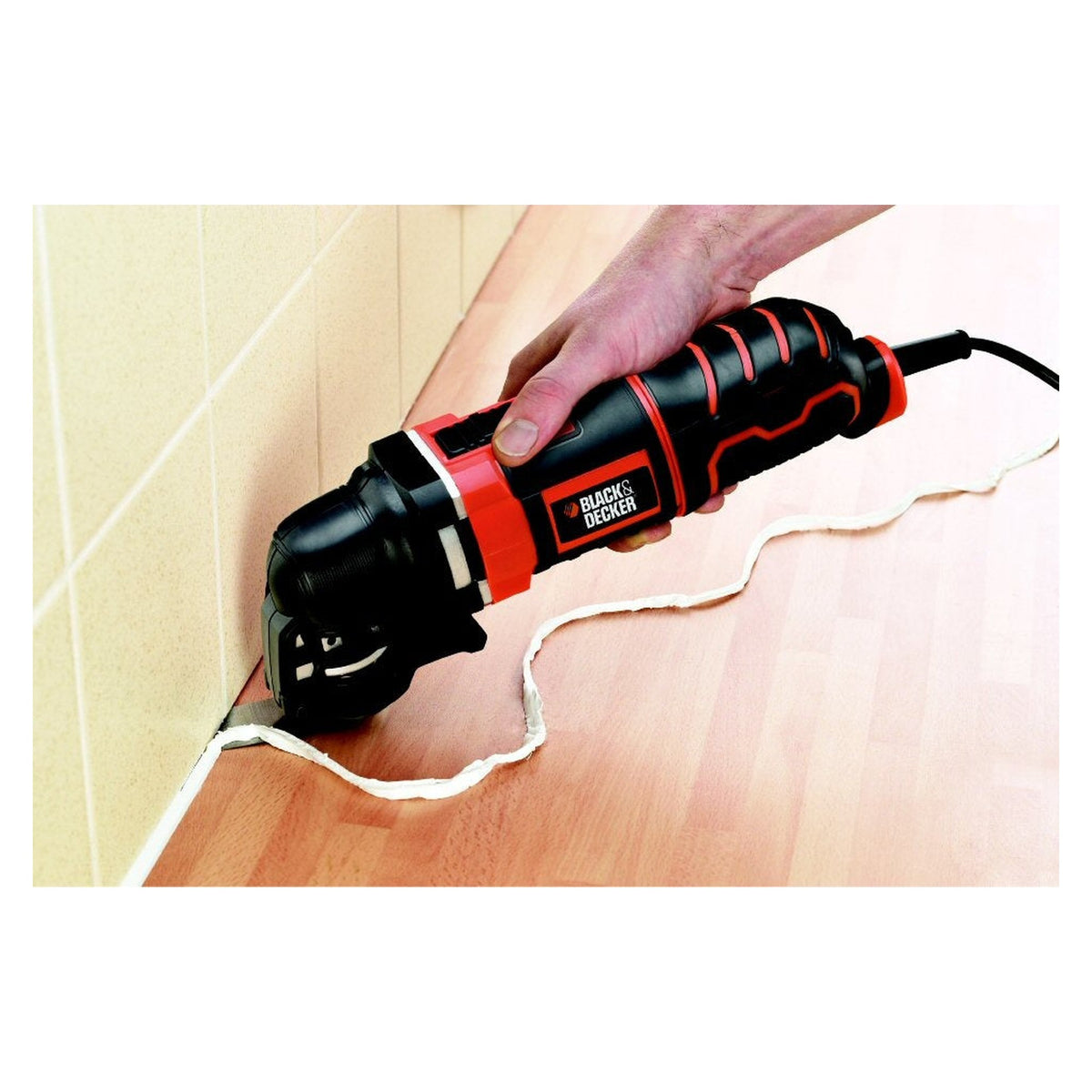 Black & Decker 300W oscillating multi tool with kitbox, view 2