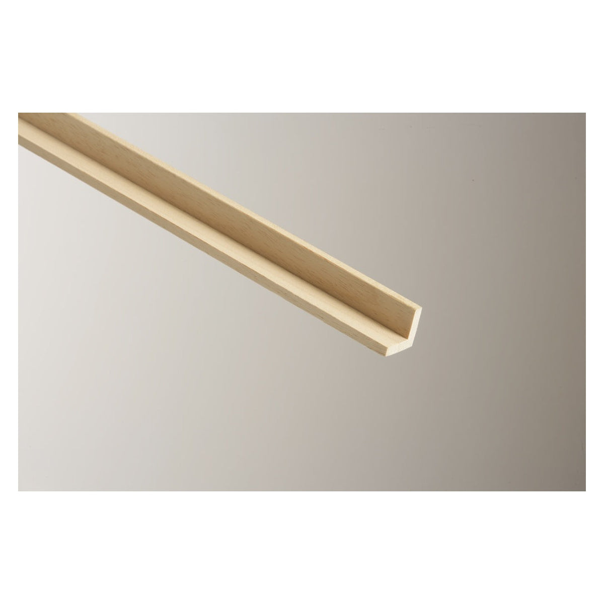 2.4m length of light hardwood square corner moulding 18 x 18mm