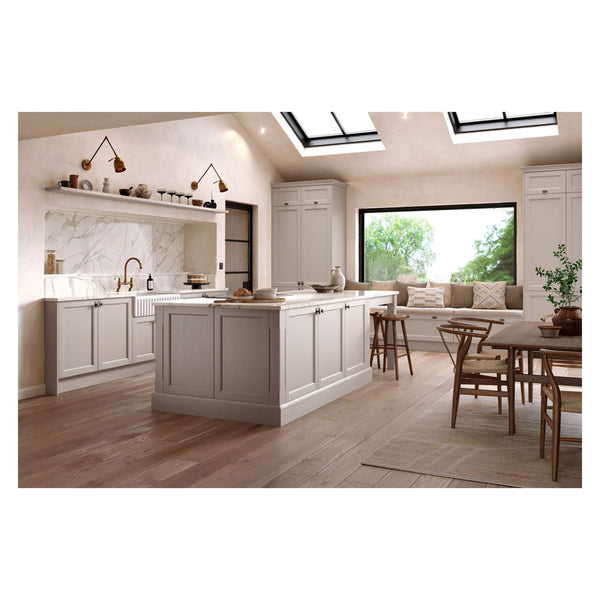 Chippendale Serenity painted shaker kitchen, 8 piece straight layout