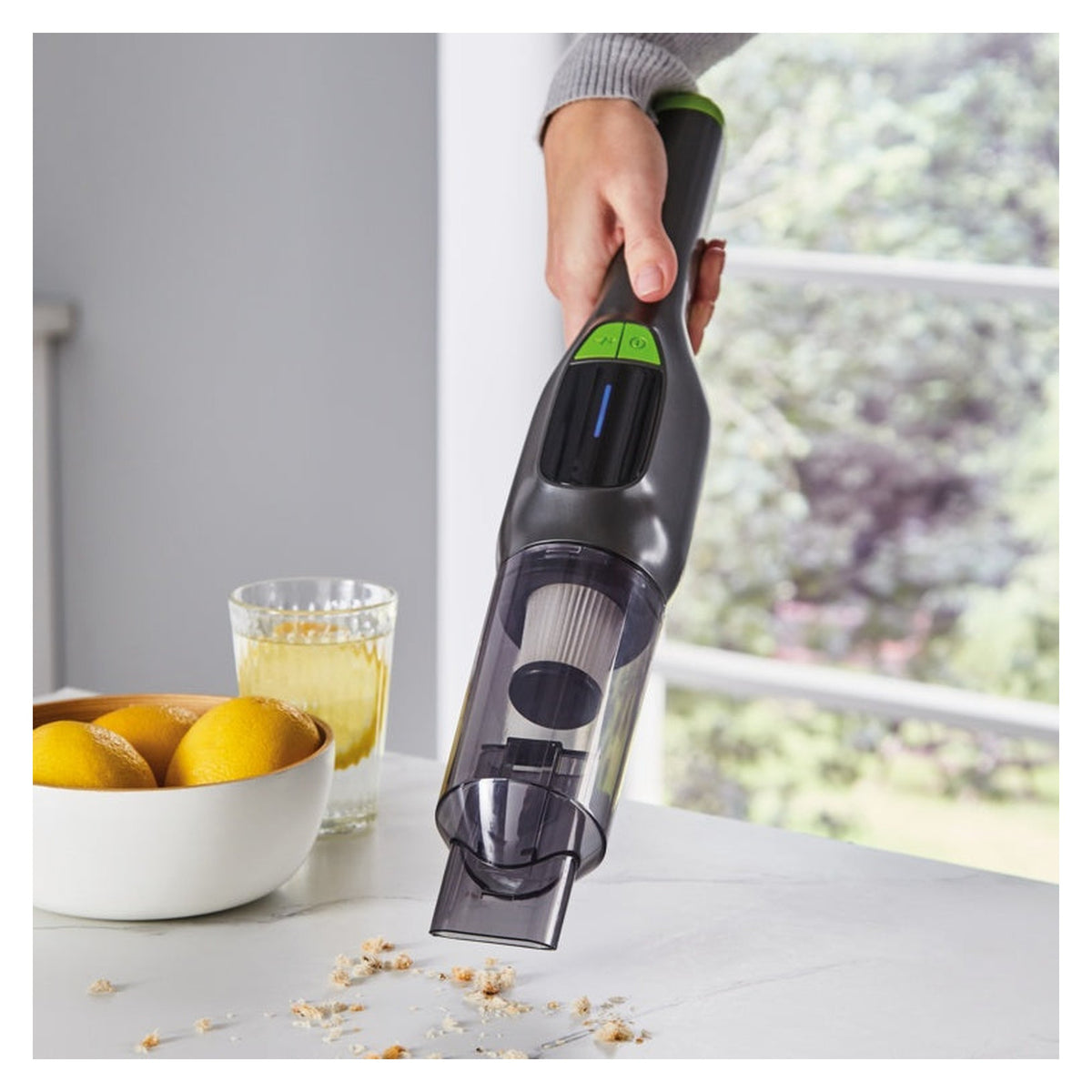 Daewoo Cyclone handheld cordless vacuum cleaner, view 2
