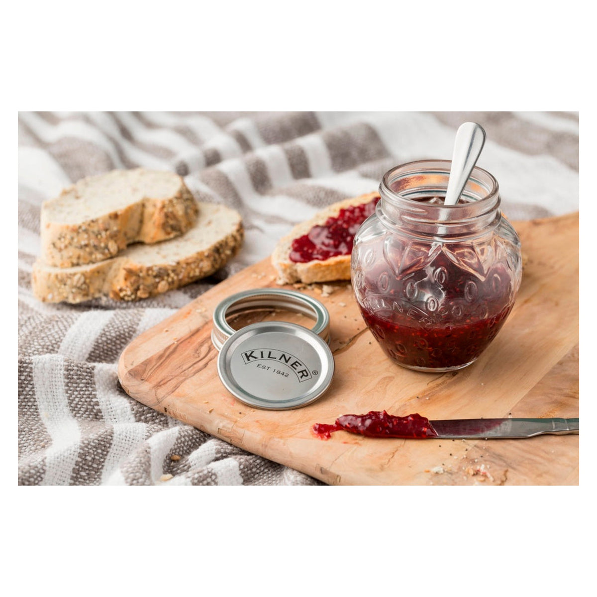 Box of six Kilner strawberry shaped preserve jars, view 4