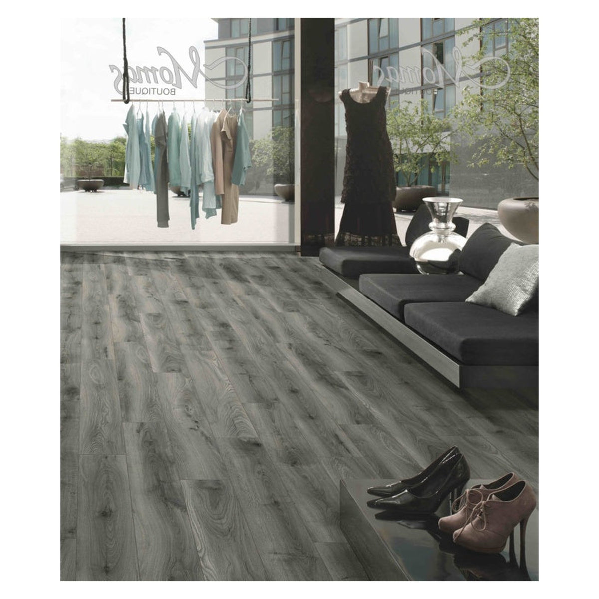 Kronospan Tomohawk Oak 12mm laminate flooring pack, view 2