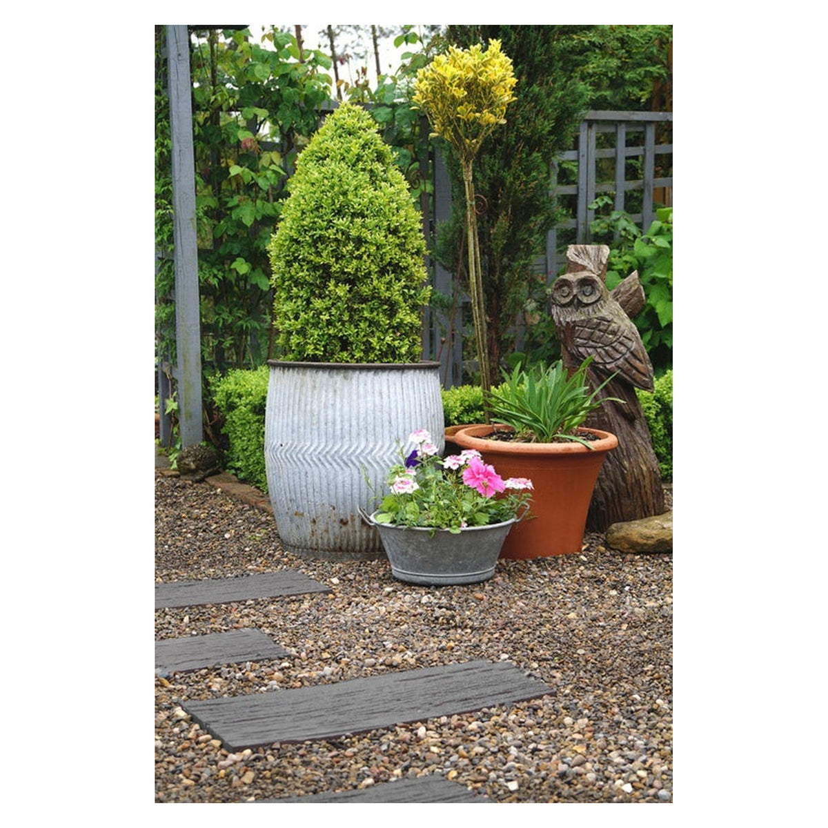 Primeur grey recycled rubber railroad tie stepping stone, view 2