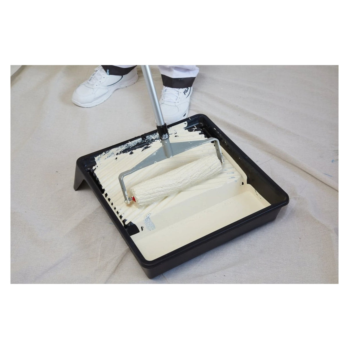 ProDec 15 inch black plastic roller tray, view 2