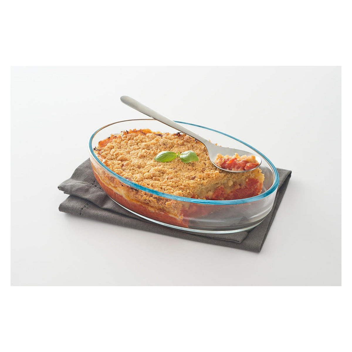 Pyrex Essentials oval roasting dish 21 x 13cm, view 3