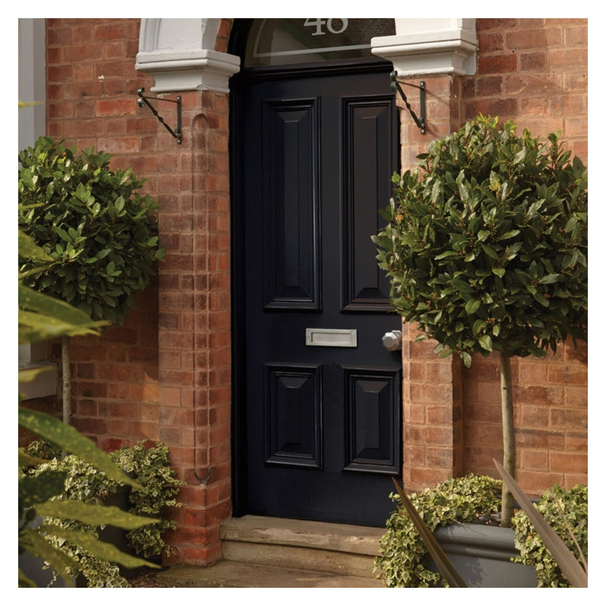 Ronseal 10 Year Weatherproof Gloss Wood Paint 750ml in Black, view 2