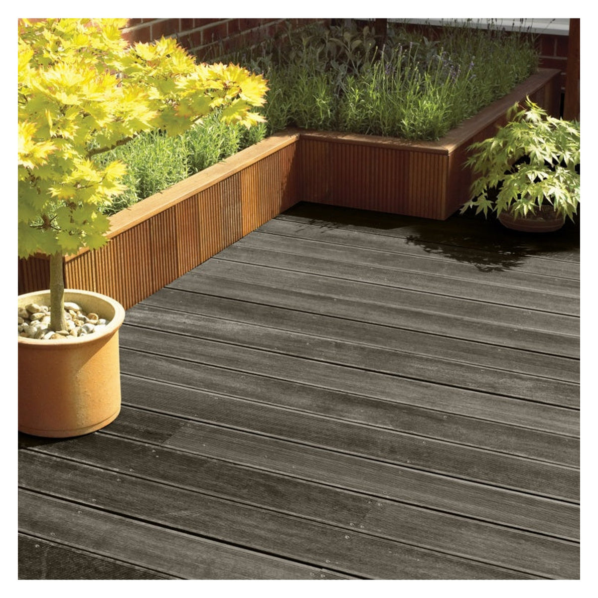 Ronseal Ultimate Protection Decking Oil 5L in Dark Oak, view 3