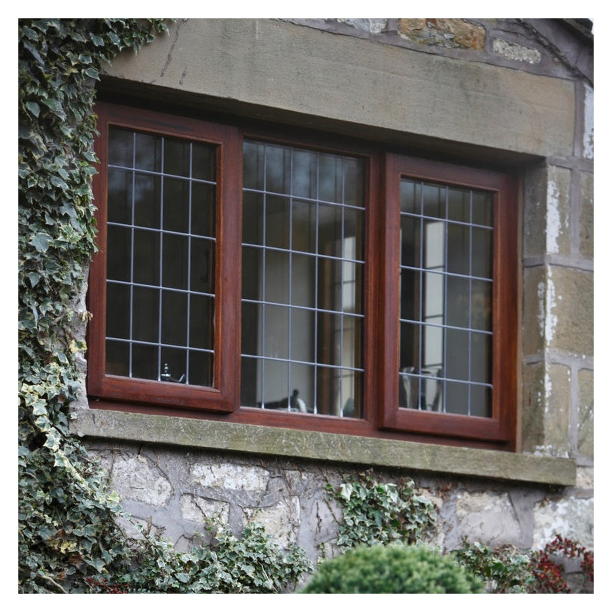 Sadolin Superdec Satin 1L tin in Walnut, view 2
