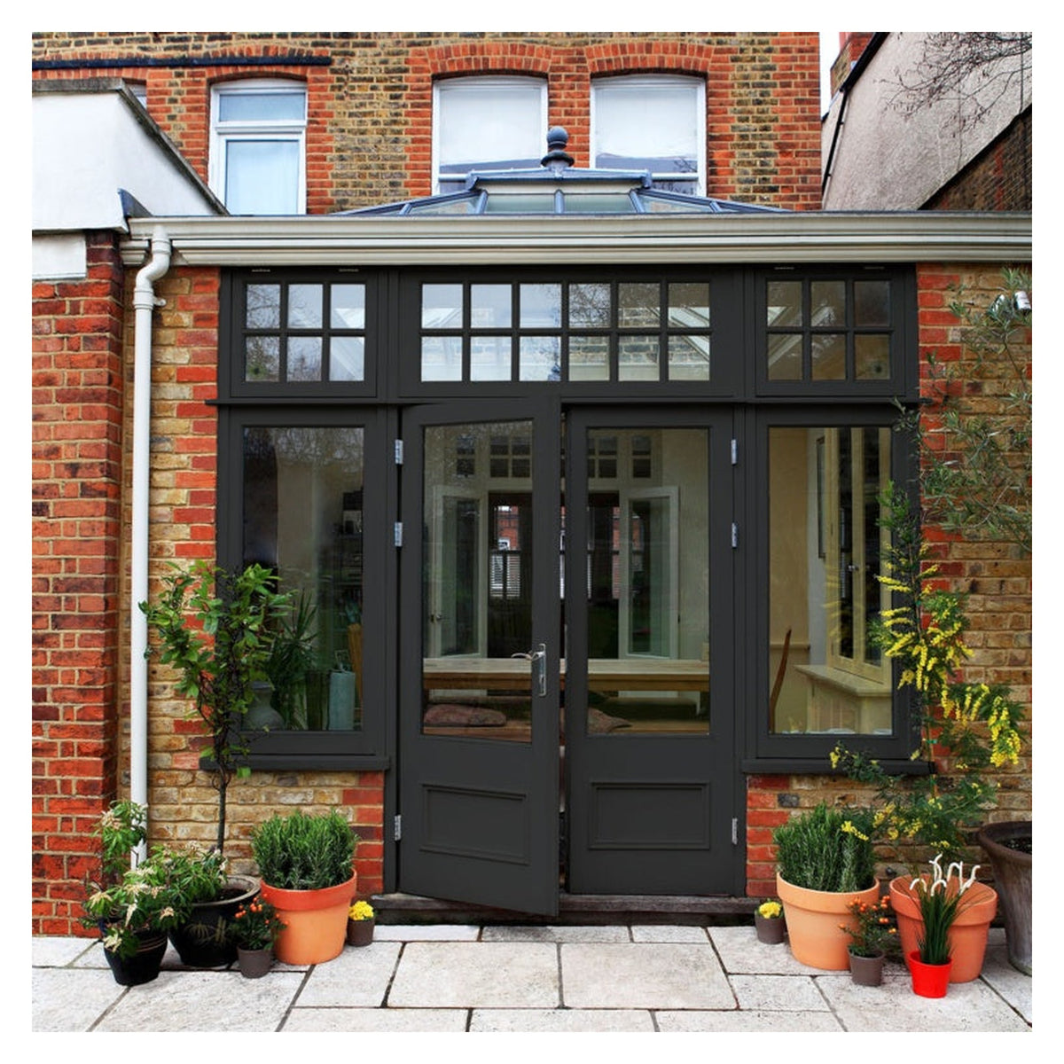 Sandtex 10 Year Exterior Multi Surface Satin Black 2.5L tin, view 3