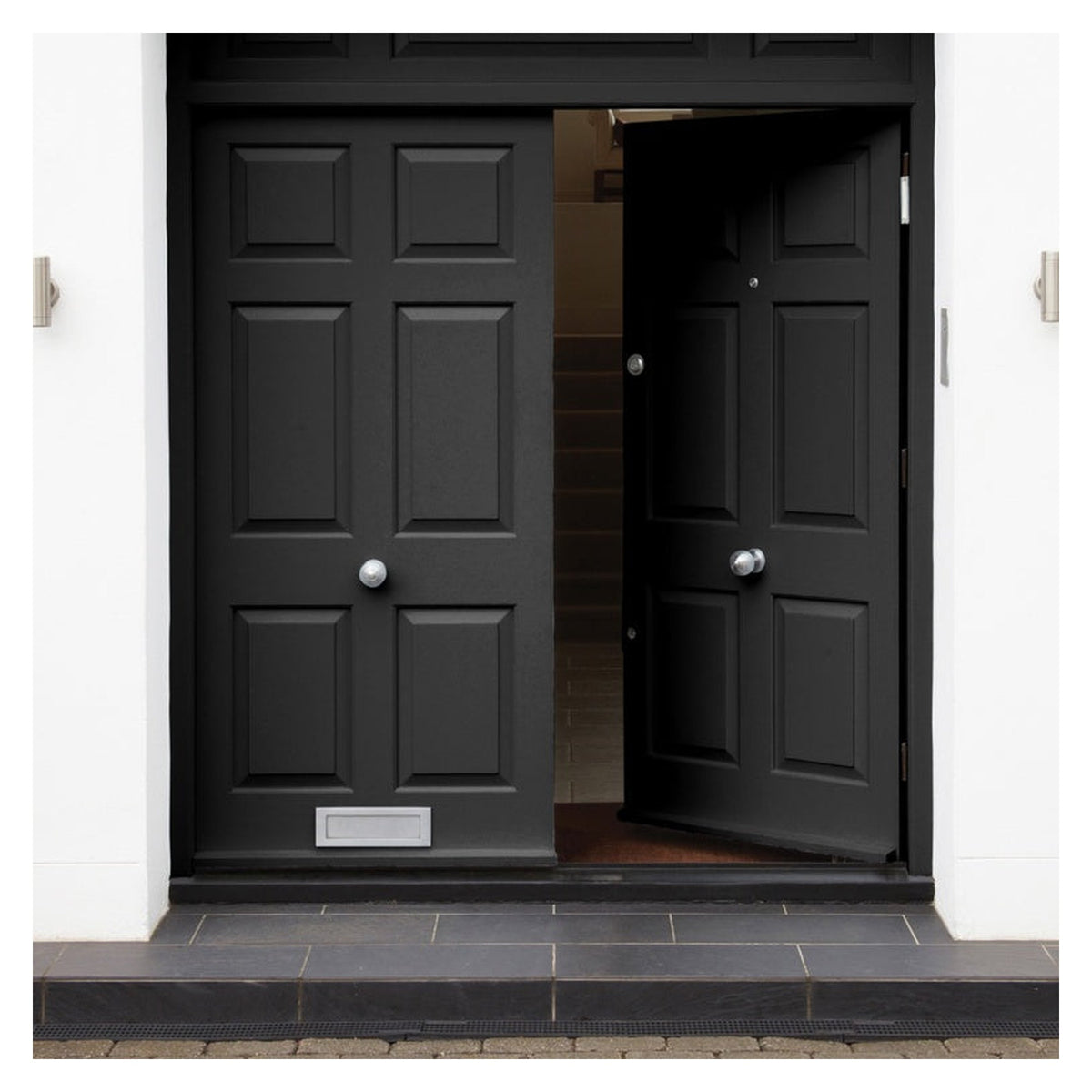 Sandtex 10 Year Exterior Multi Surface Satin Black 2.5L tin, view 5