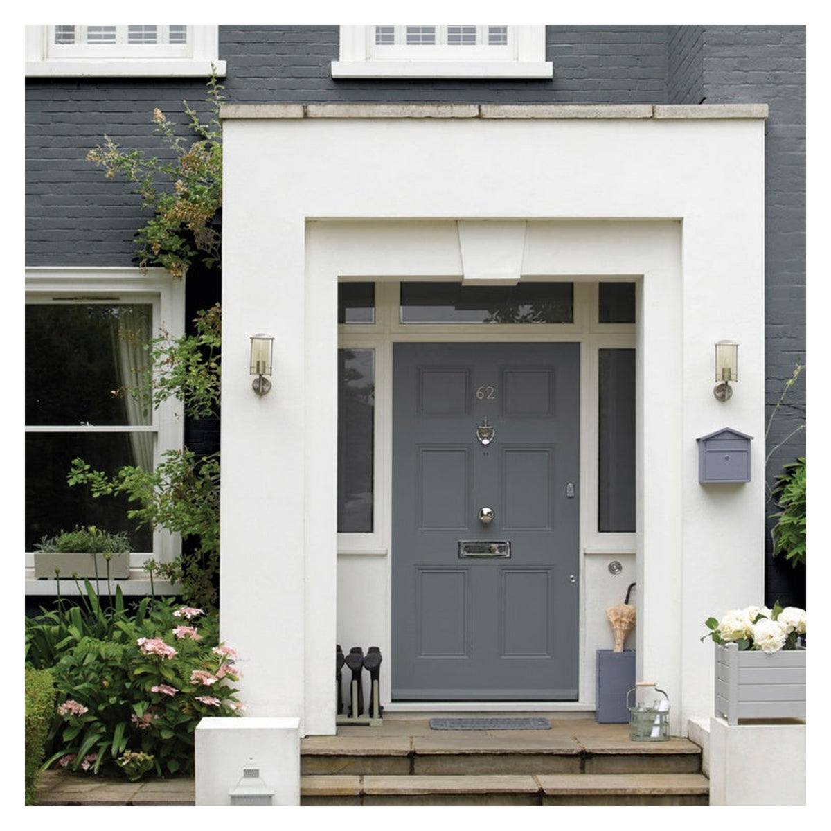 Sandtex Smooth Masonry Paint 10L tin in Slate Grey, view 2