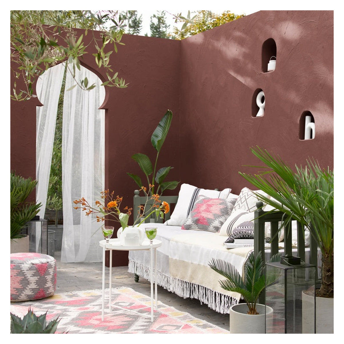 Sandtex Smooth Masonry Paint 5L in Brick Red, view 3