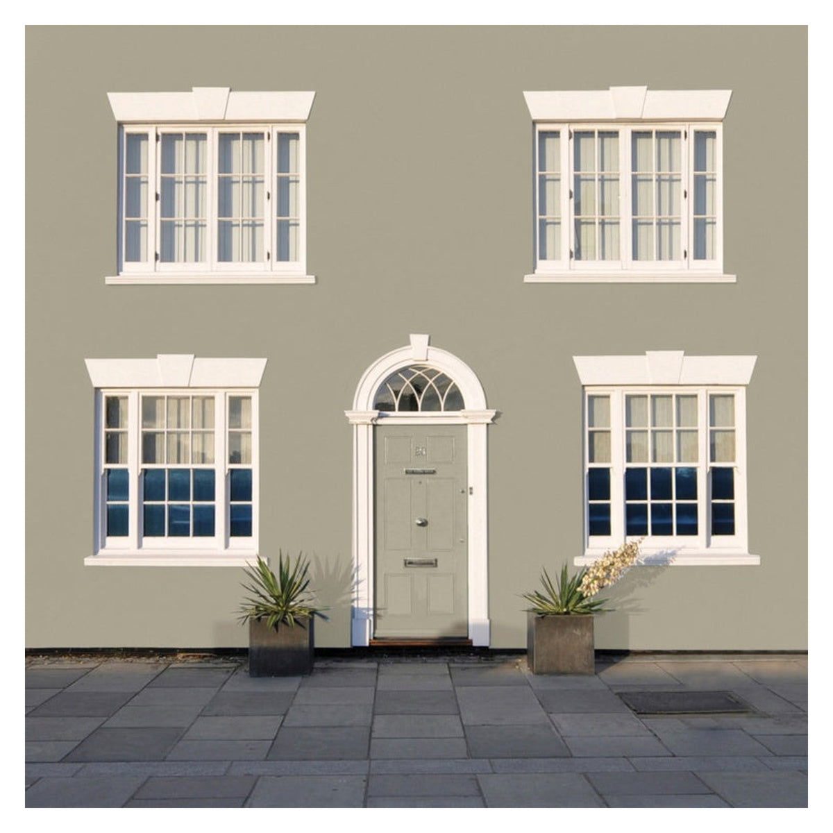 Sandtex Smooth Masonry Paint 5L French Grey, view 3