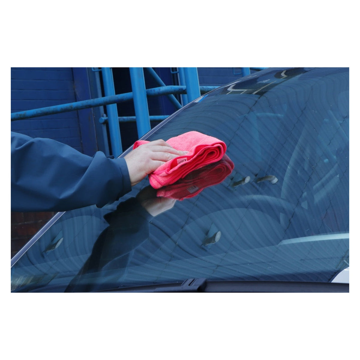 Pack of six Streetwize microfibre cleaning towels, view 3