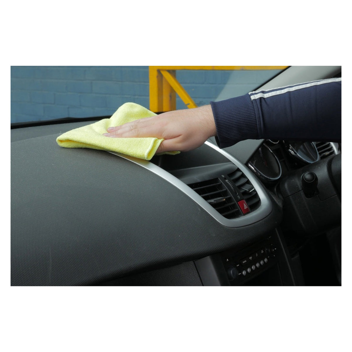 Pack of six Streetwize microfibre cleaning towels, view 4