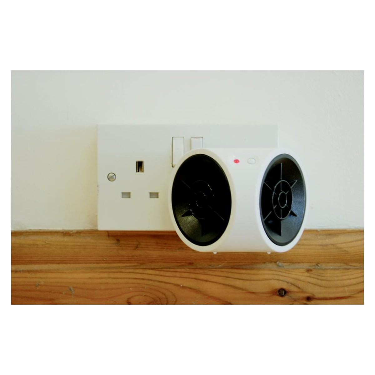 Ultra Power Mega Sonic plug in pest repeller, view 2